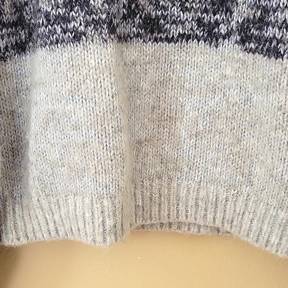 Banana Republic Womens Gray Ombre Wool Alpaca Blend Cropped Sweater - Size Small - Picture 4 of 7